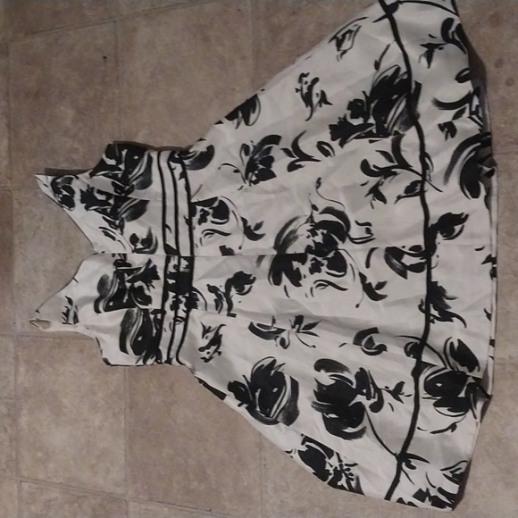 Jessica Howard Black and White Floral Dress - Picture 5 of 9